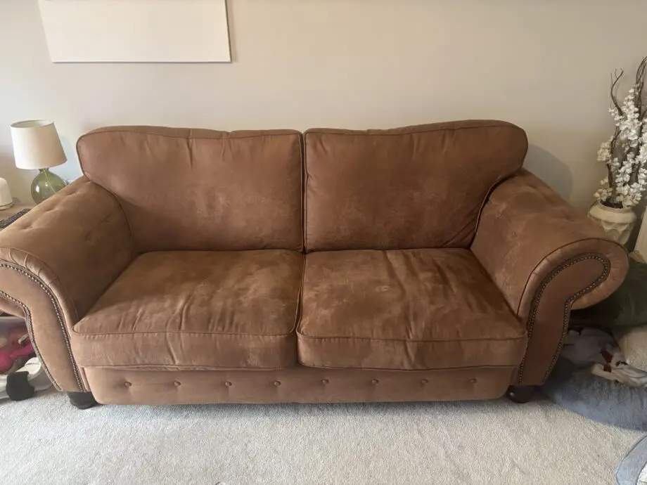 SCS Brown Country Living 3 seater & love chair