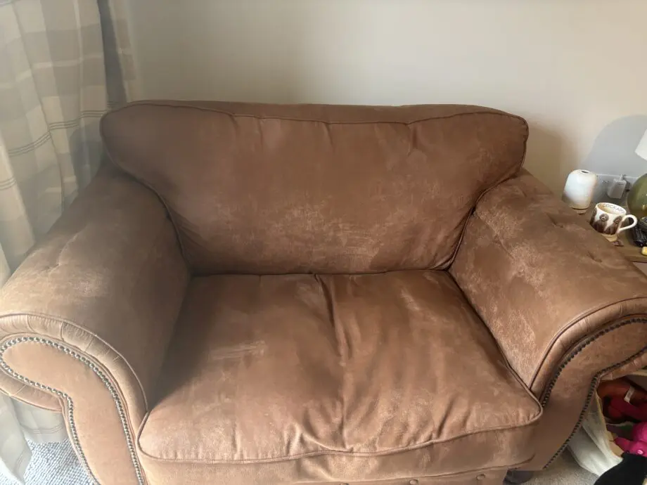 SCS Brown Country Living 3 seater & love chair