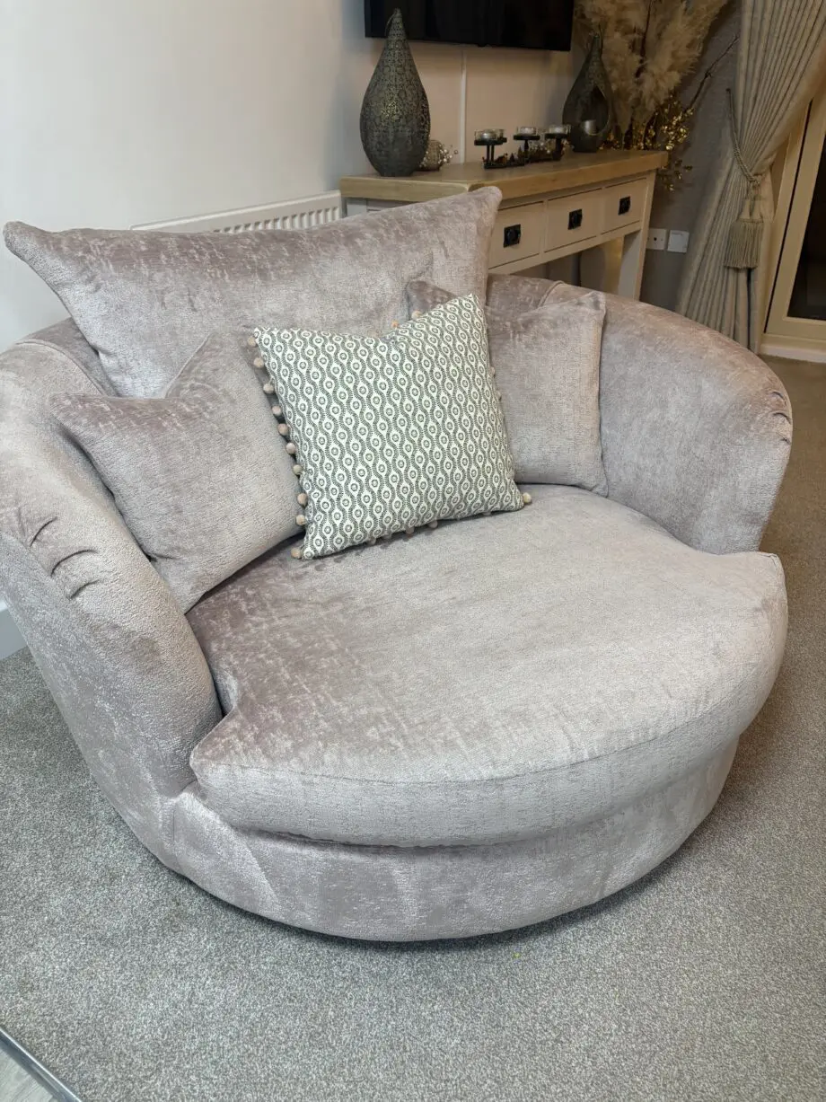 Sofology pale dusky pink, swivel round cuddle chair