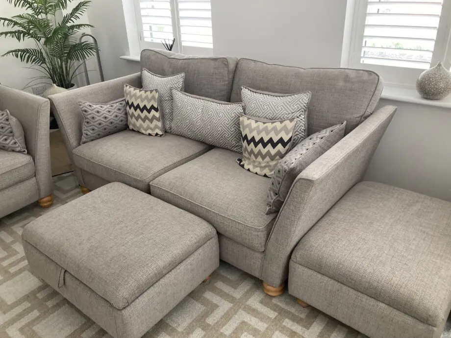 Oak furnitureland gainsborough sofa set