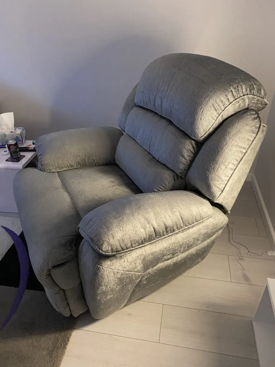 Sofology Farringdon power recliner chair