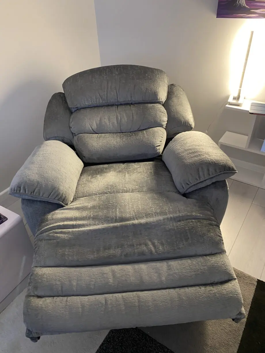 Sofology Farringdon power recliner chair