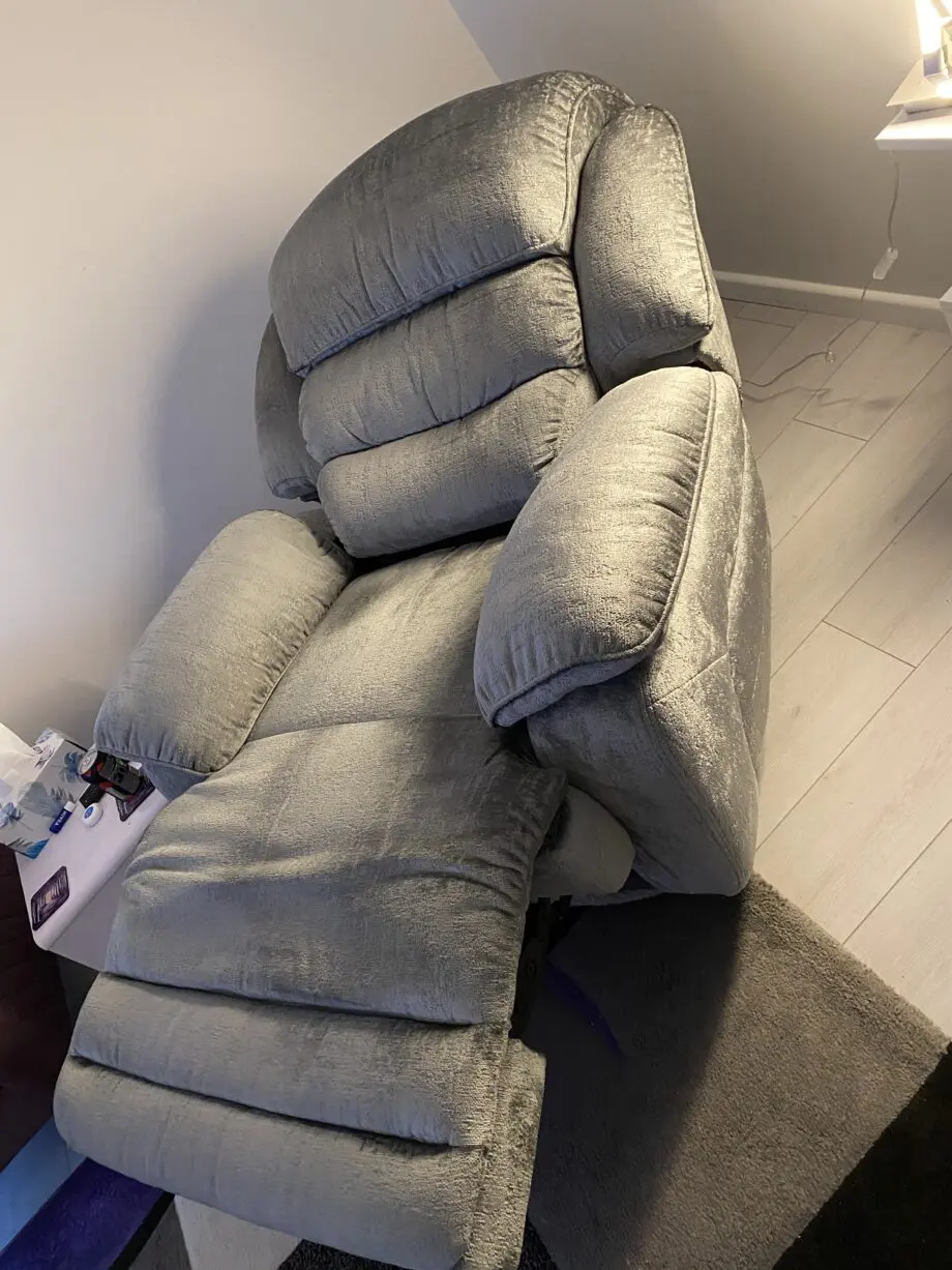 Sofology Farringdon power recliner chair