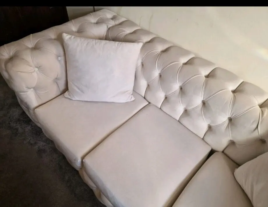 Chesterfield Style Cream Beige Sofa 2 lots of 3 Seaters