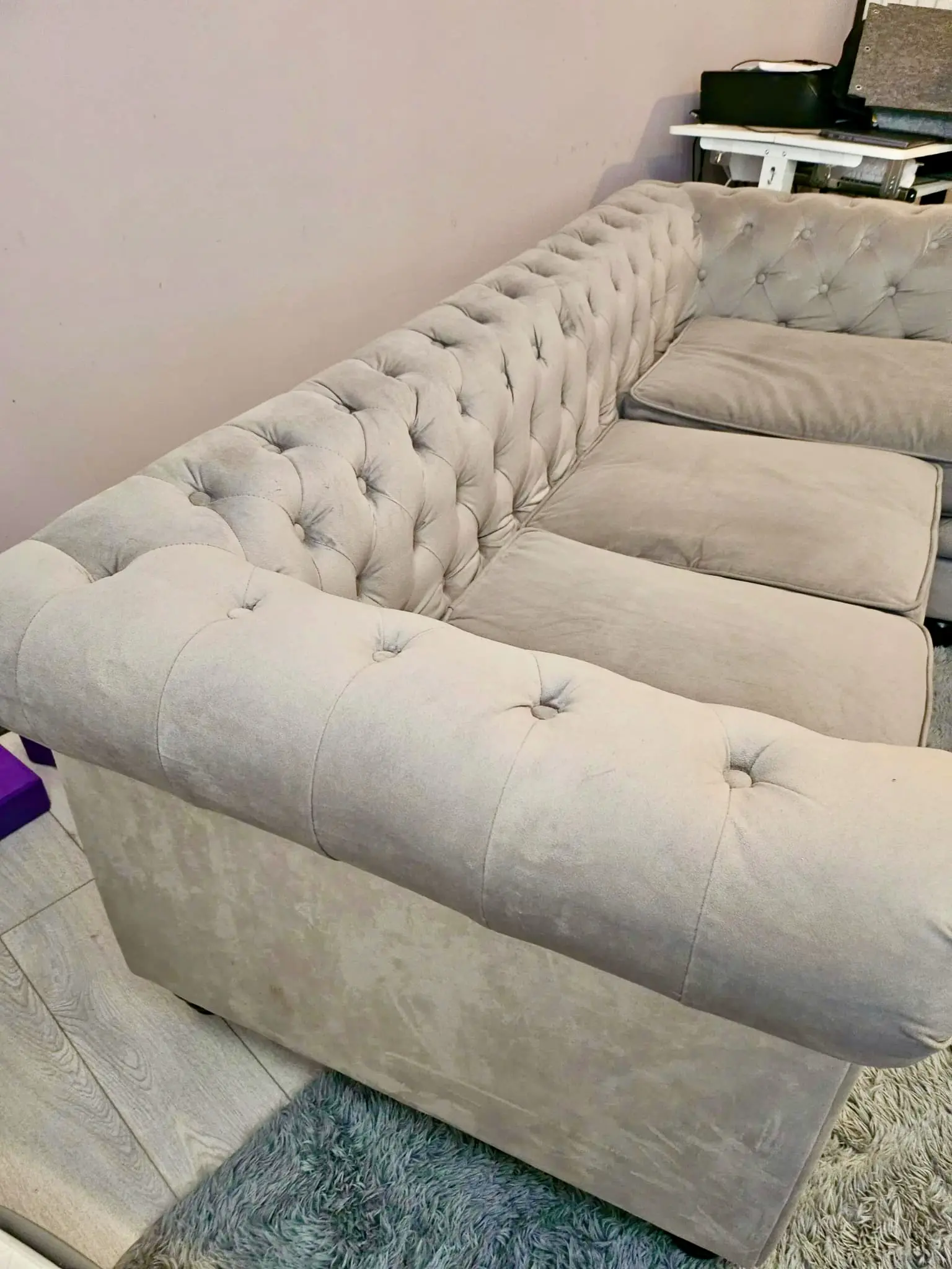 3 seater like new Chesterfield grey sofa with chaise