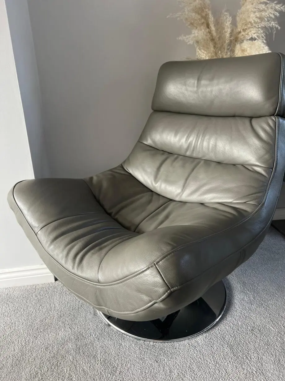 Furniture village Dali retro swivel chair