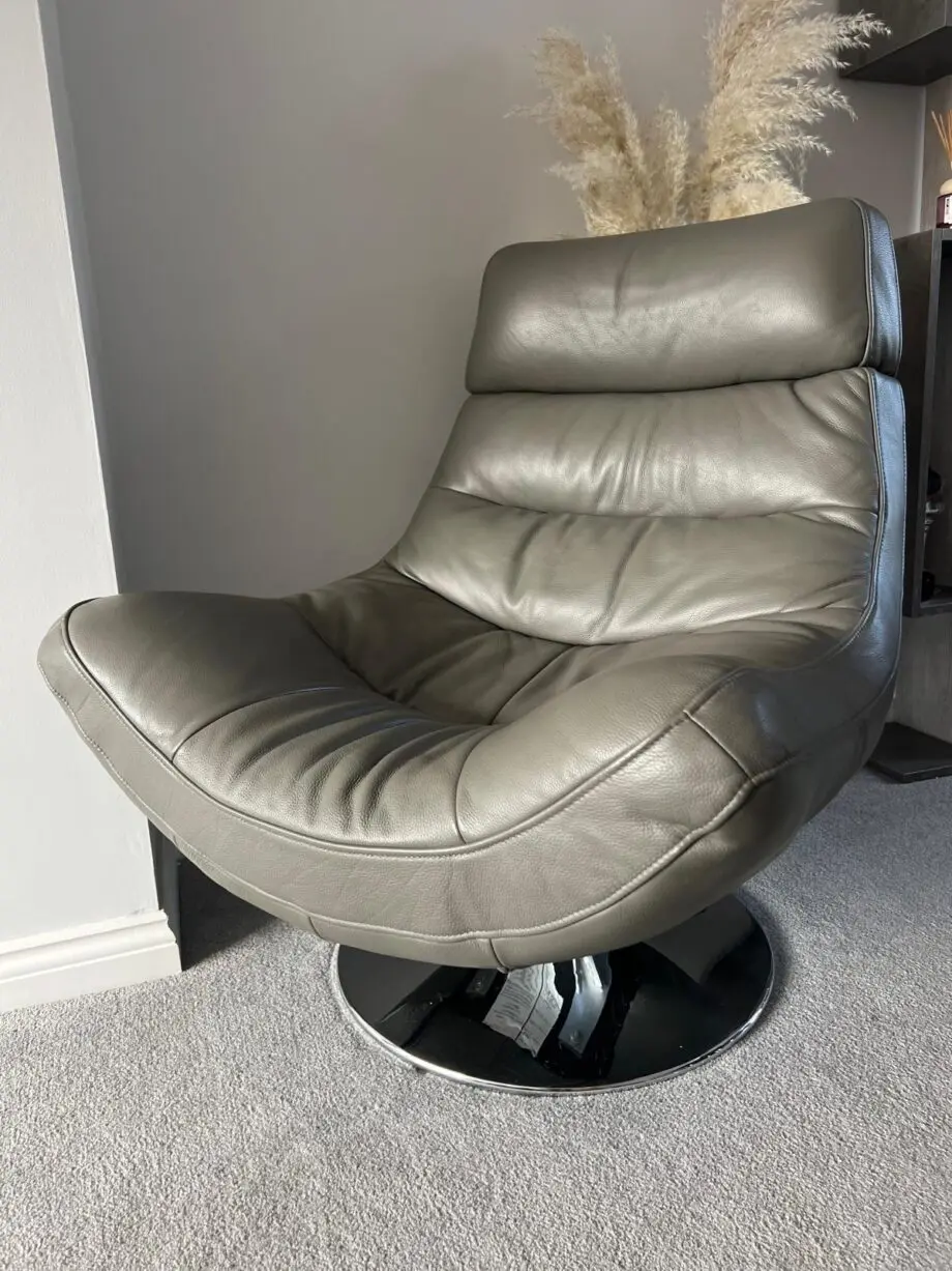 Furniture village Dali retro swivel chair