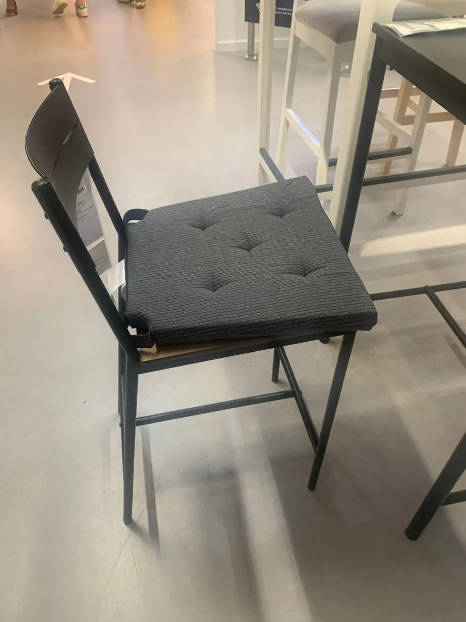 Black 3-seater convertible sofabed
