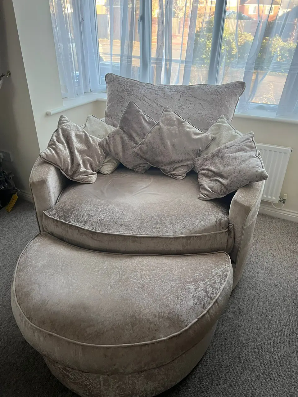 Cuddle Chair with foot stool
