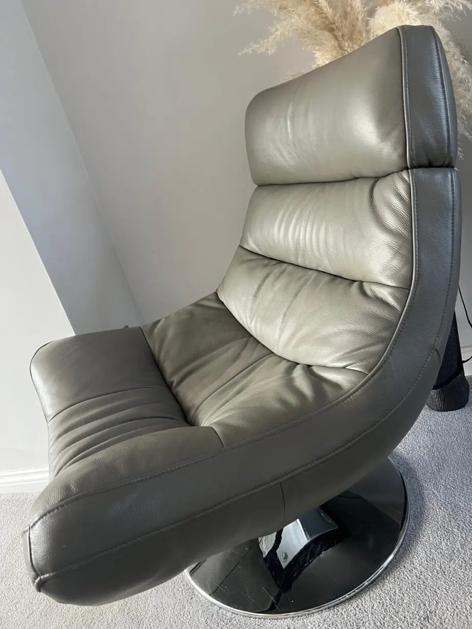 Furniture village Dali retro swivel chair