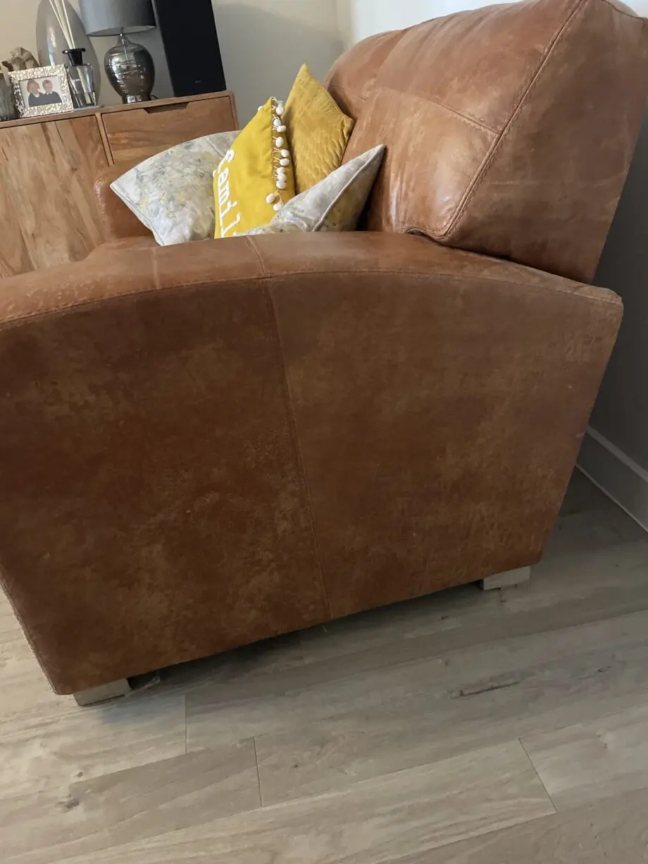 DFS Caeser tan leather sofa set