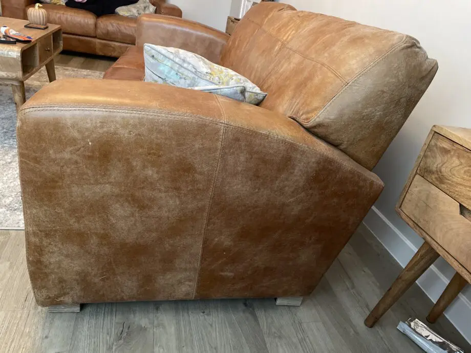 DFS Caeser tan leather sofa set