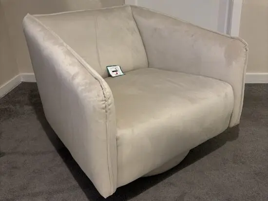 DFS SWIVEL CHAIR