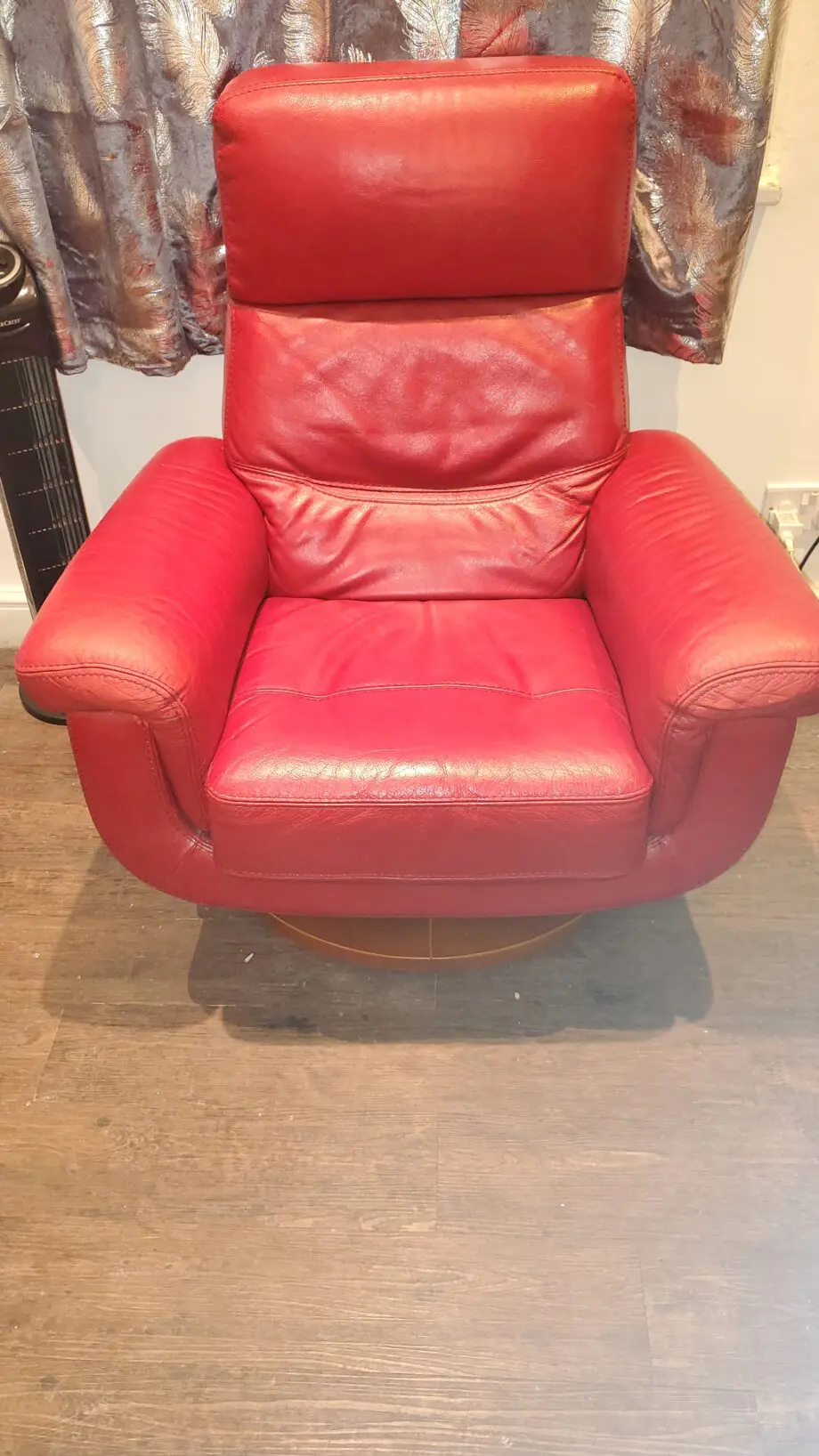 High Quality Bardi Genuine Italian Leather Red Reclining Swivel Chair in Excellent Condition