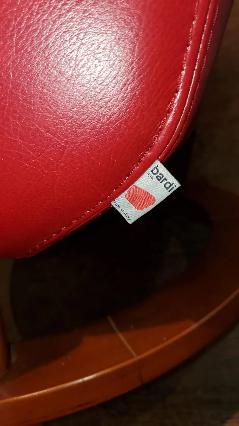 High Quality Bardi Genuine Italian Leather Red Reclining Swivel Chair in Excellent Condition