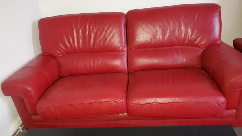 High Quality Bardi Genuine Italian Leather 2 Seater Sofa in Red in Excellent Condition