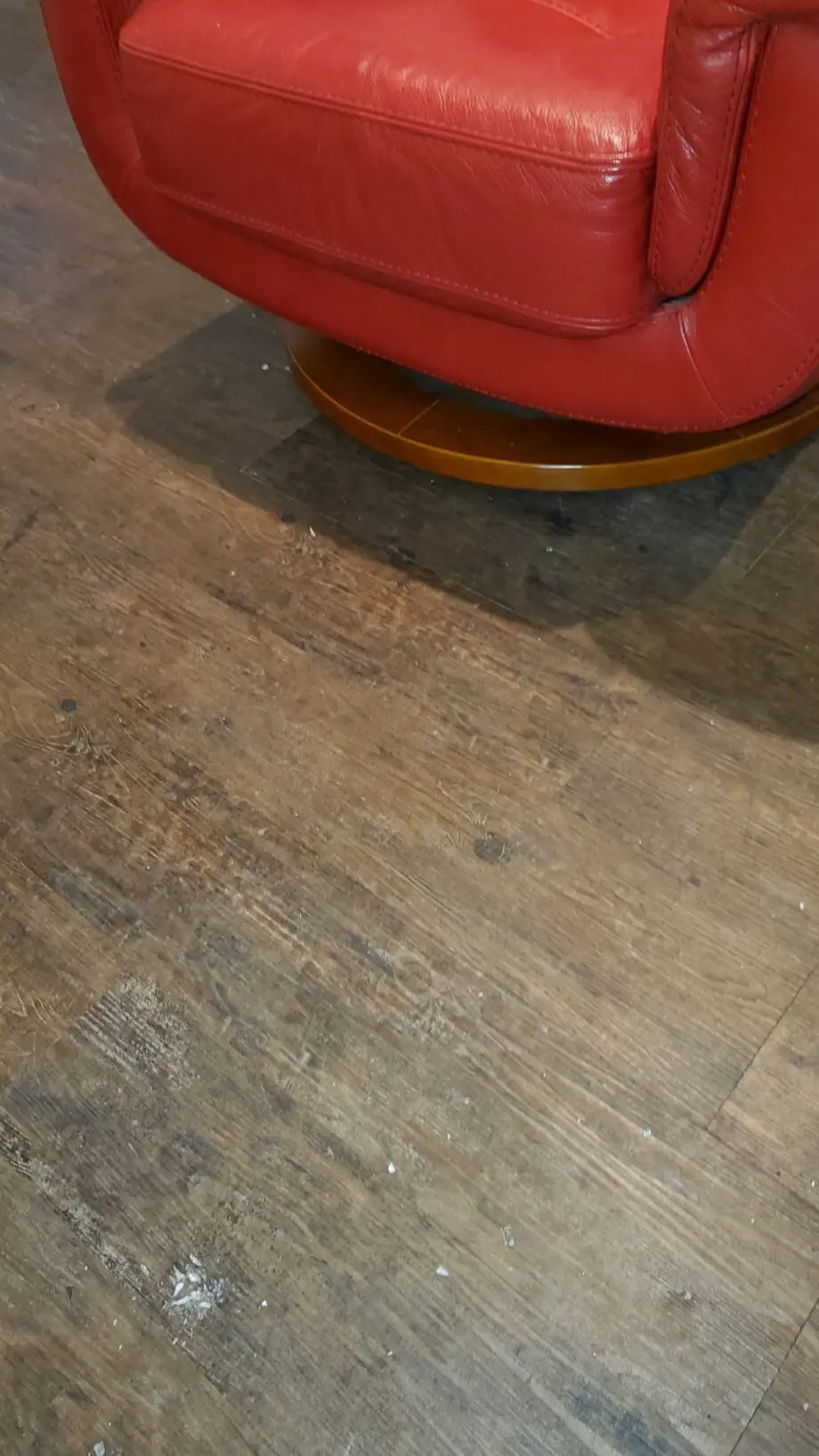 High Quality Bardi Genuine Italian Leather Red Reclining Swivel Chair in Excellent Condition