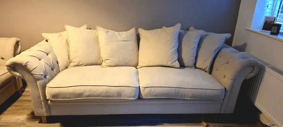2 x Chesterfield Style sofas