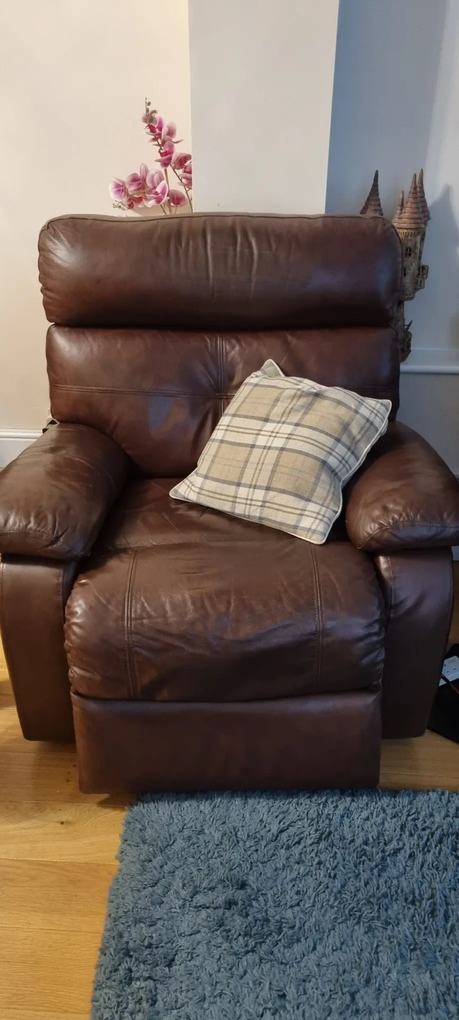 Leather recliner 2 seater sofa and leather recliner chair