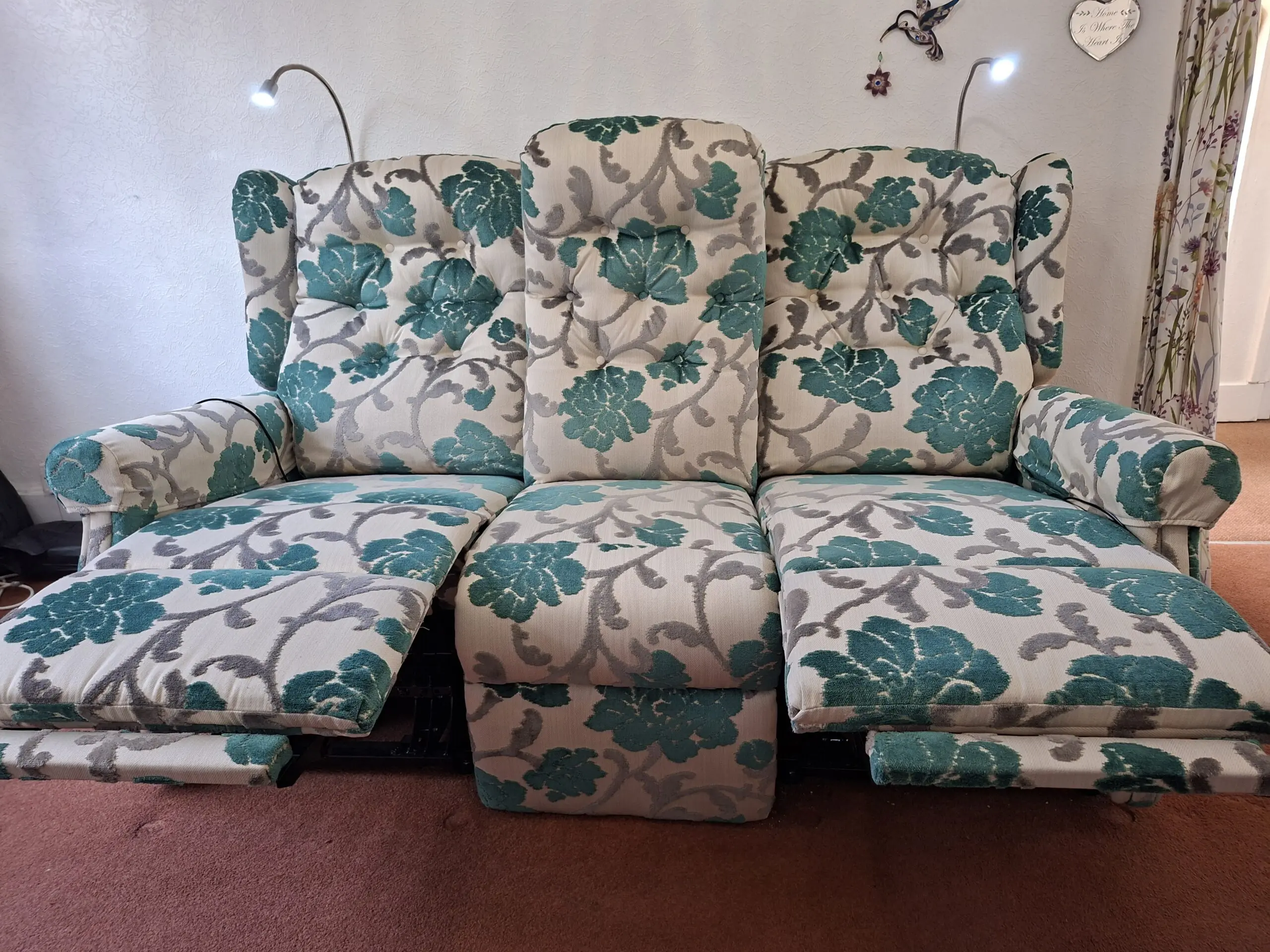 WILLOWBROOK. Cream and green flower pattern