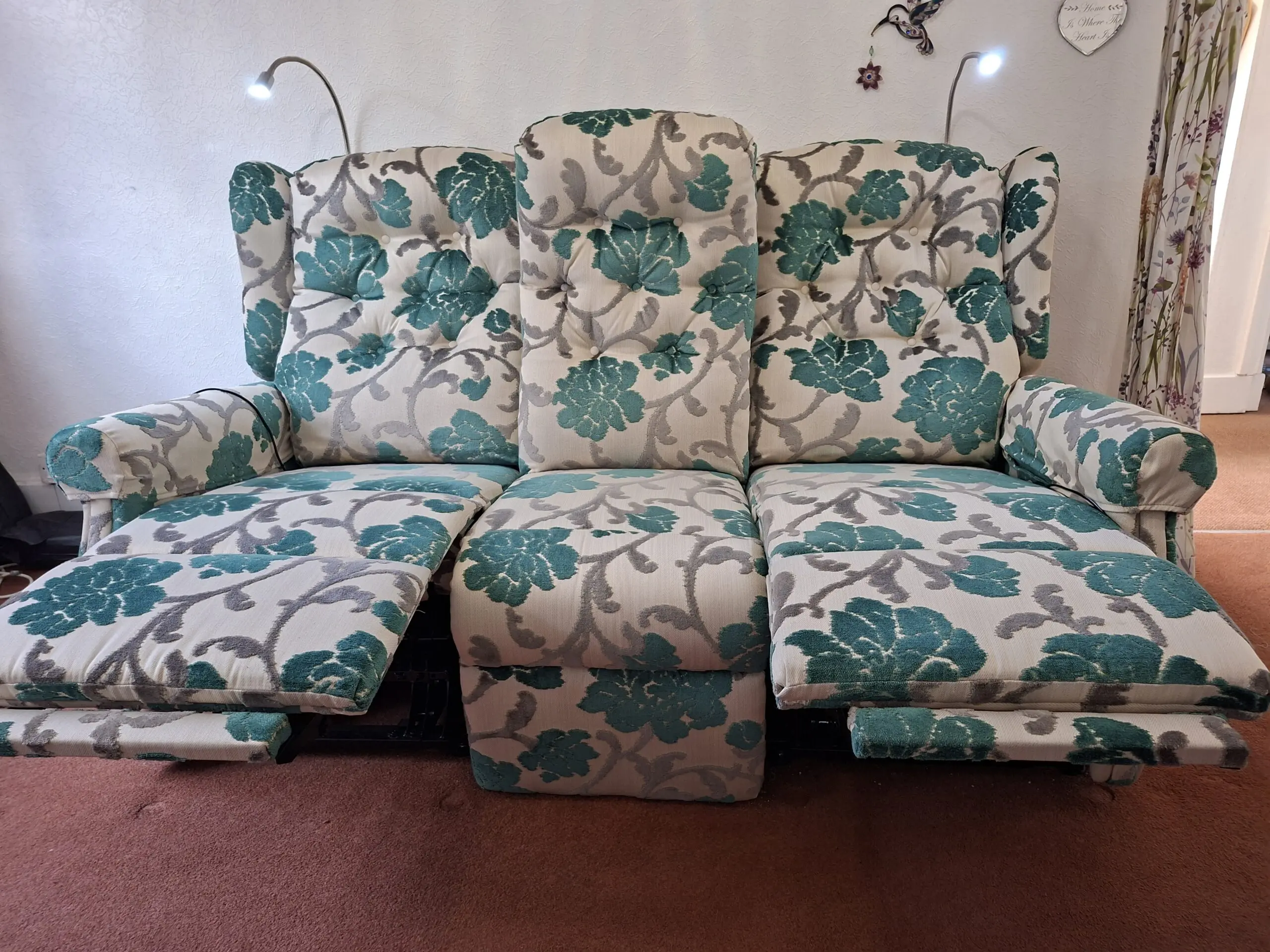 WILLOWBROOK. Cream and green flower pattern