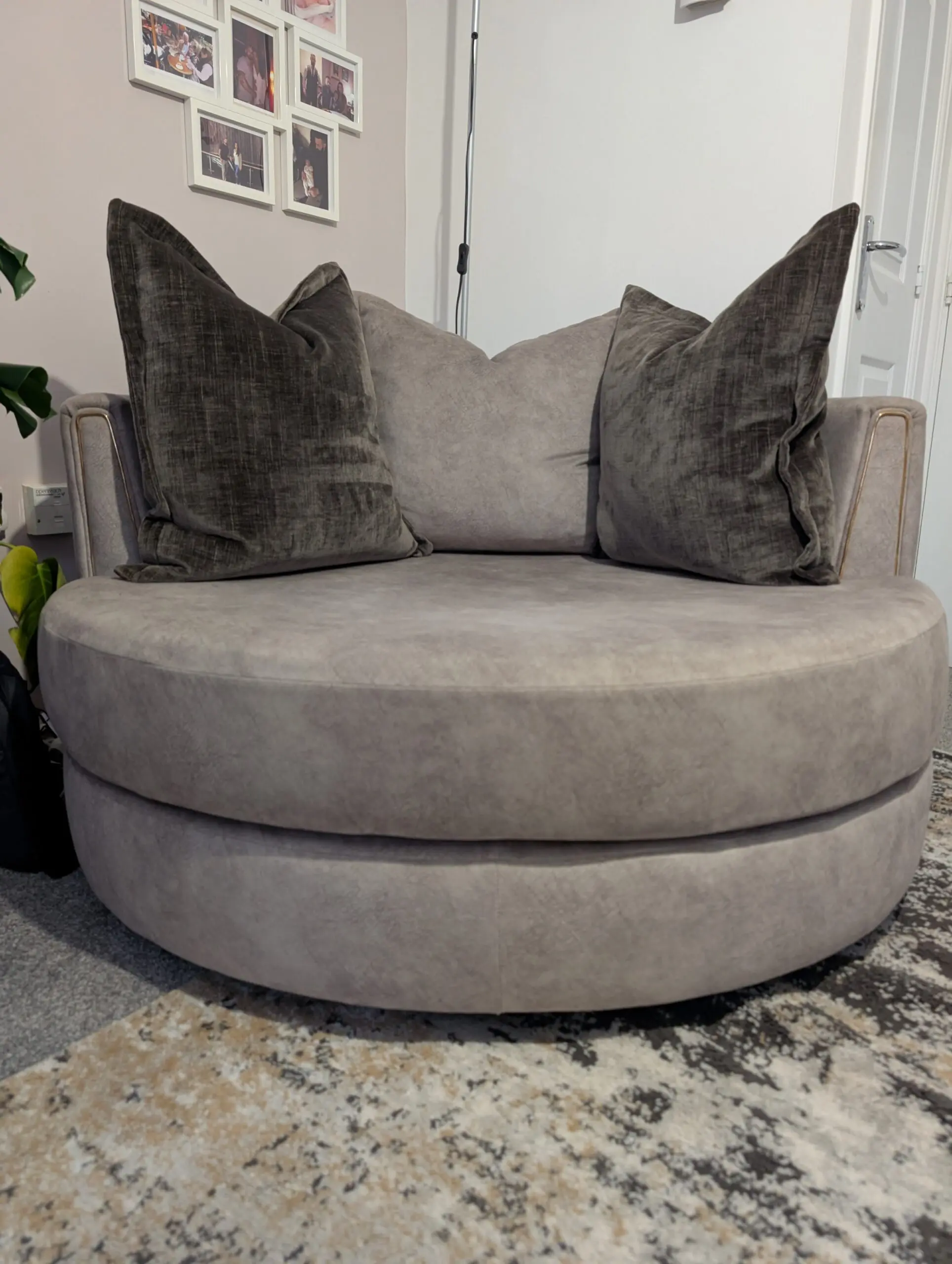 DFS Devine Swivel Chair - chocolate combination