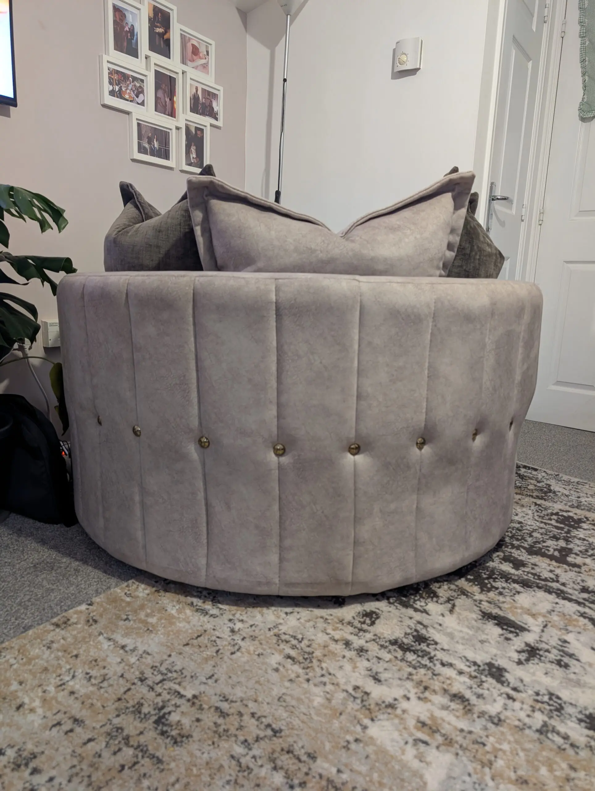 DFS Devine Swivel Chair - chocolate combination