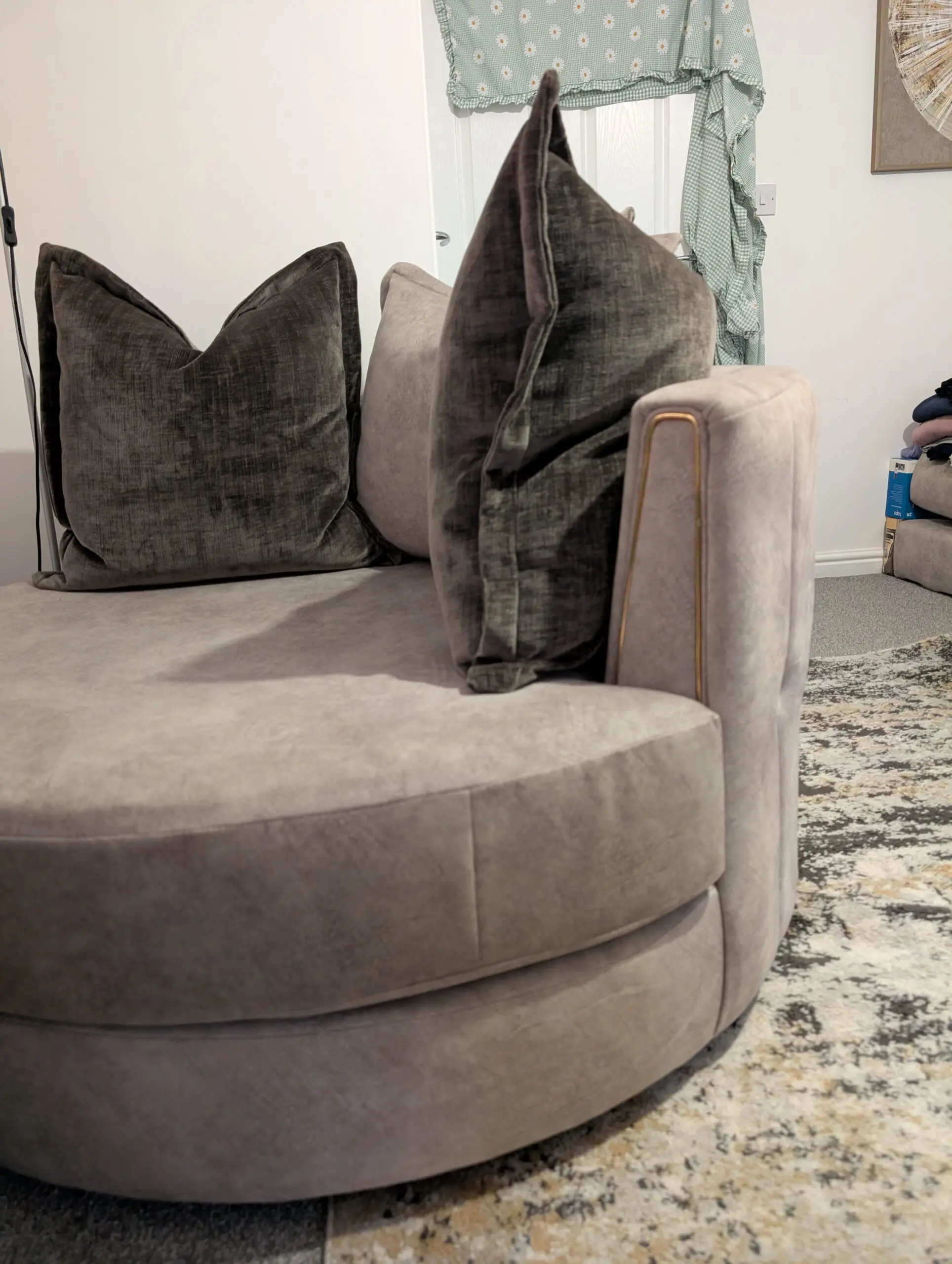 DFS Devine Swivel Chair - chocolate combination