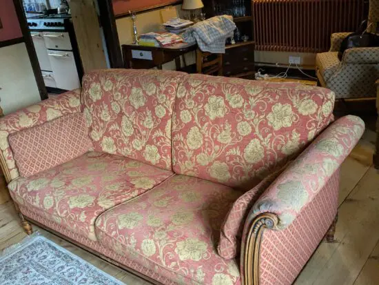 2.5 seater upholstered settee