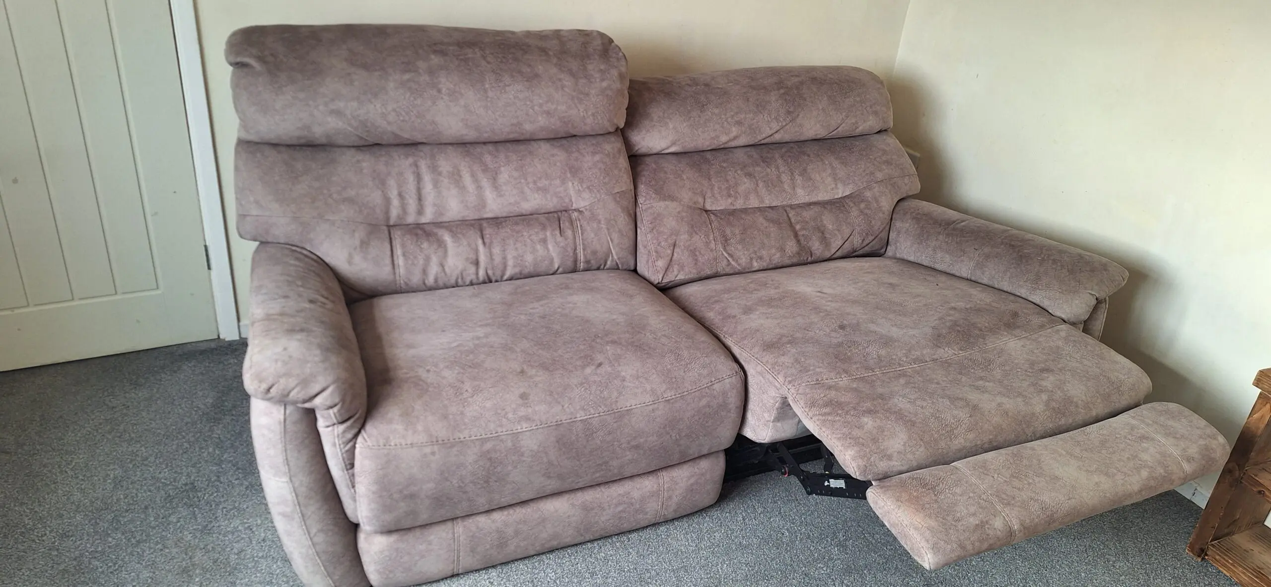 Chicago 3 Seater Fabric Power Recliner Sofa Colour: Mink