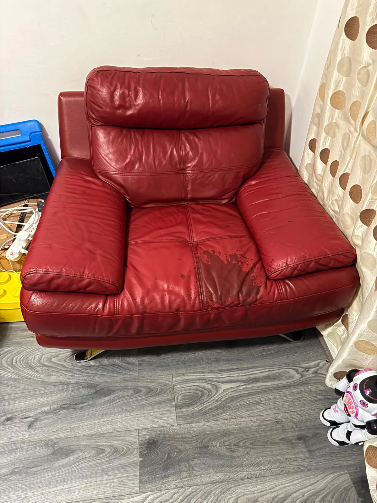 🔥 Red Genuine Leather Sofa Set – 2 Seater + 2 Armchairs – Used Condition – Bargain Price! 🔥