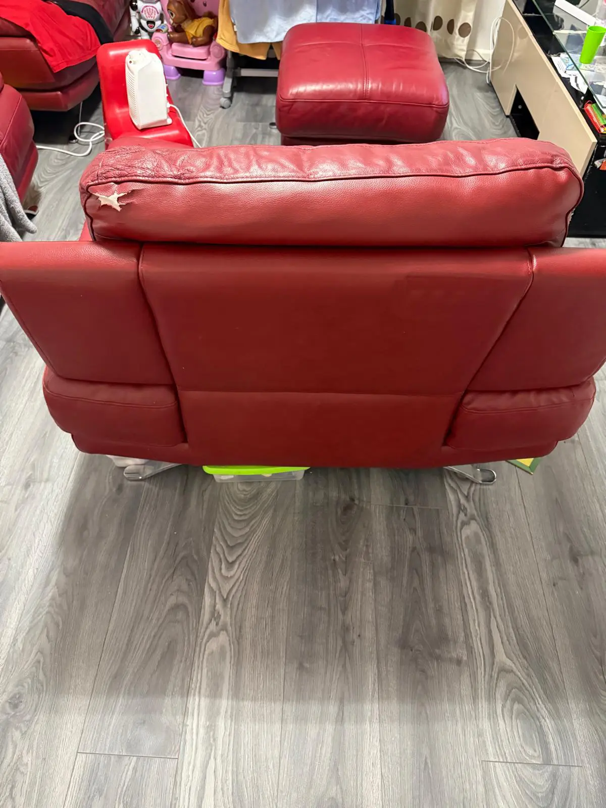 🔥 Red Genuine Leather Sofa Set – 2 Seater + 2 Armchairs – Used Condition – Bargain Price! 🔥