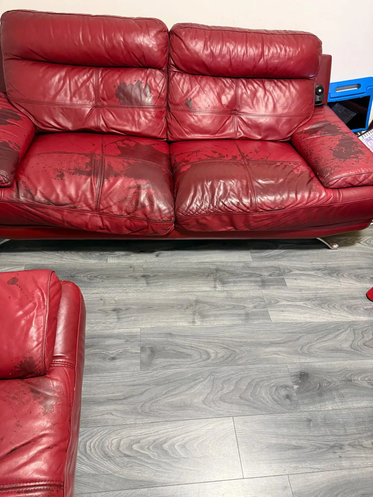 🔥 Red Genuine Leather Sofa Set – 2 Seater + 2 Armchairs – Used Condition – Bargain Price! 🔥