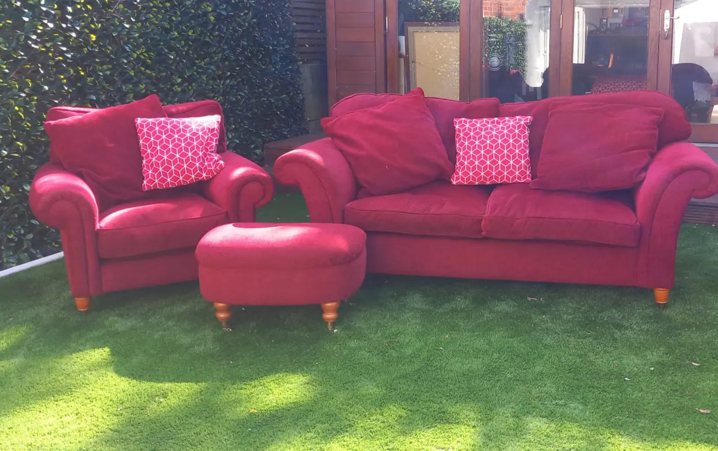 Beautiful bespoke Laura Ashley Red 3 Piece Sofa Set