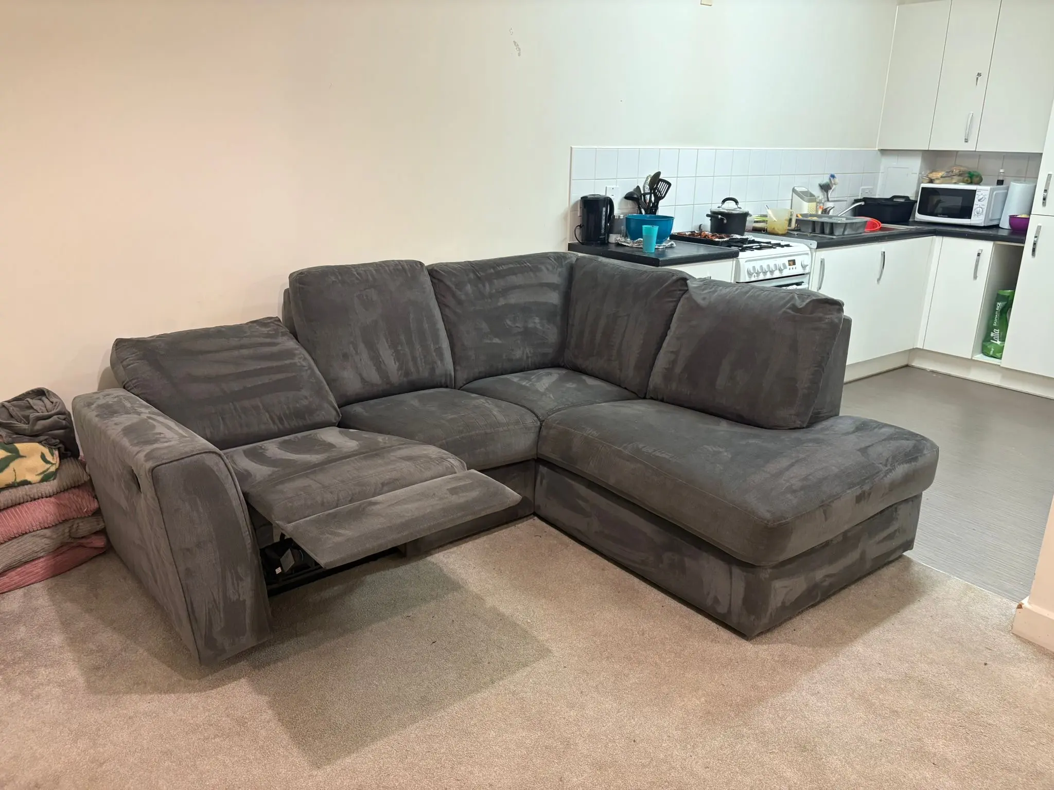 DFS Orka Right Hand Facing Arm Open End Manual Recliner Corner Sofa