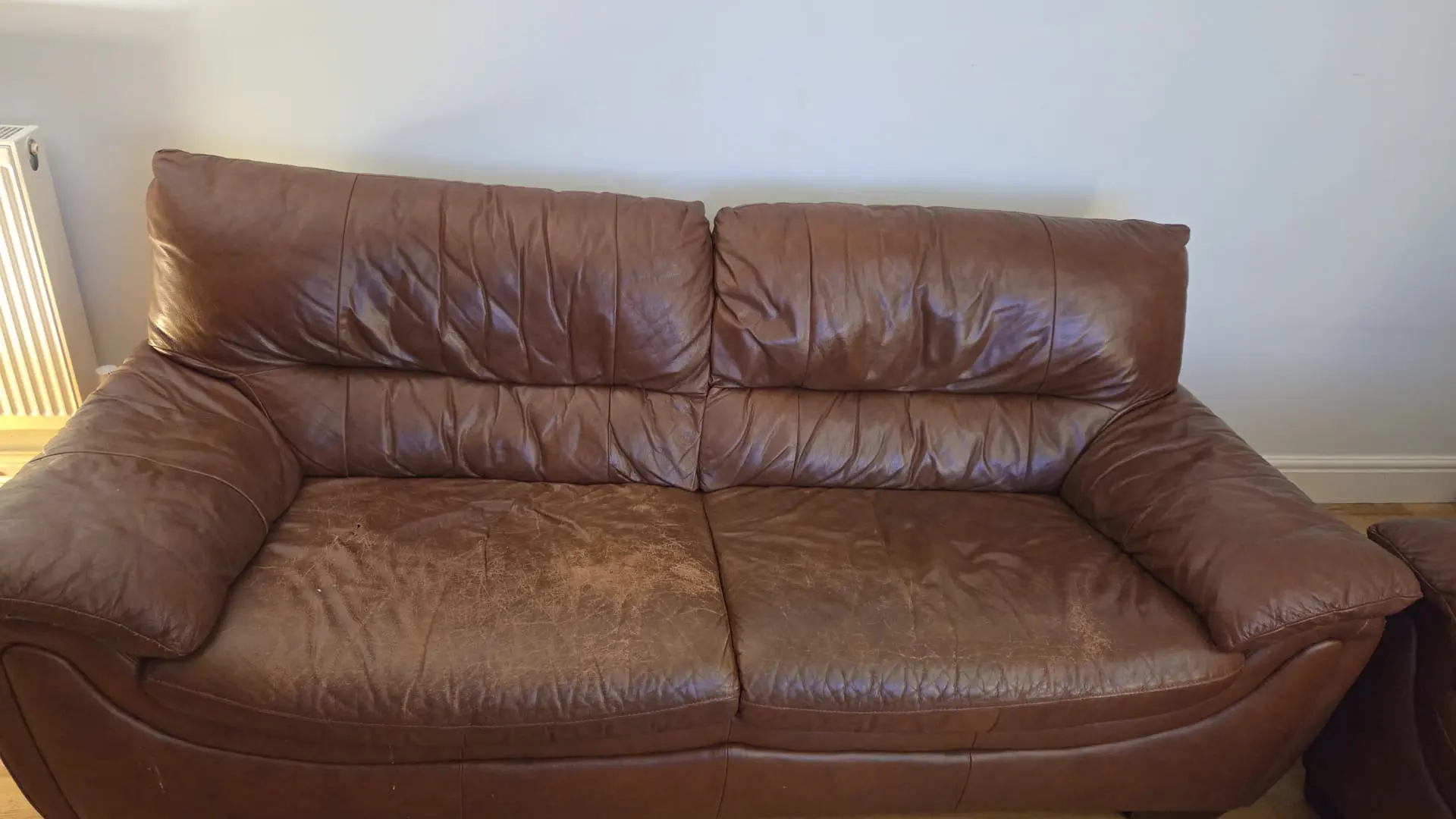 FREE - sofa suite