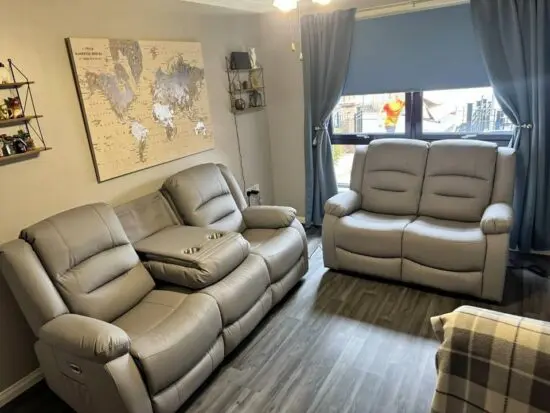 Excellent Condition 3 seater and 2 seater Leather Recliner sofa in Grey Color