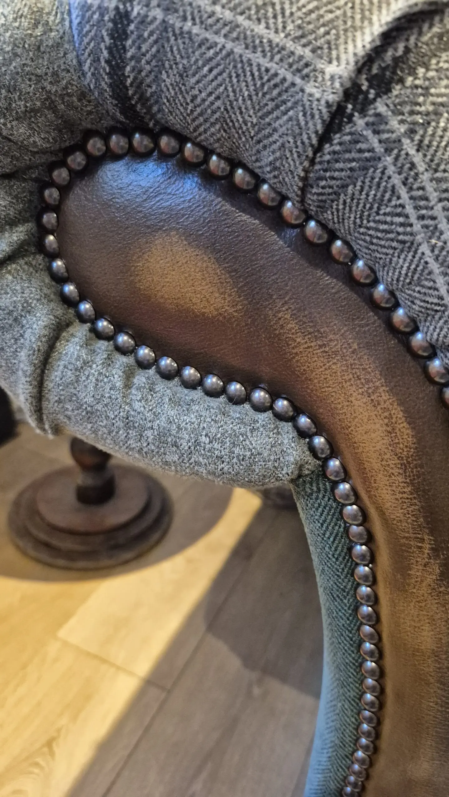 Oswald & Pablo Cotswold Chesterfield Patchwork 2 x seater Sofa