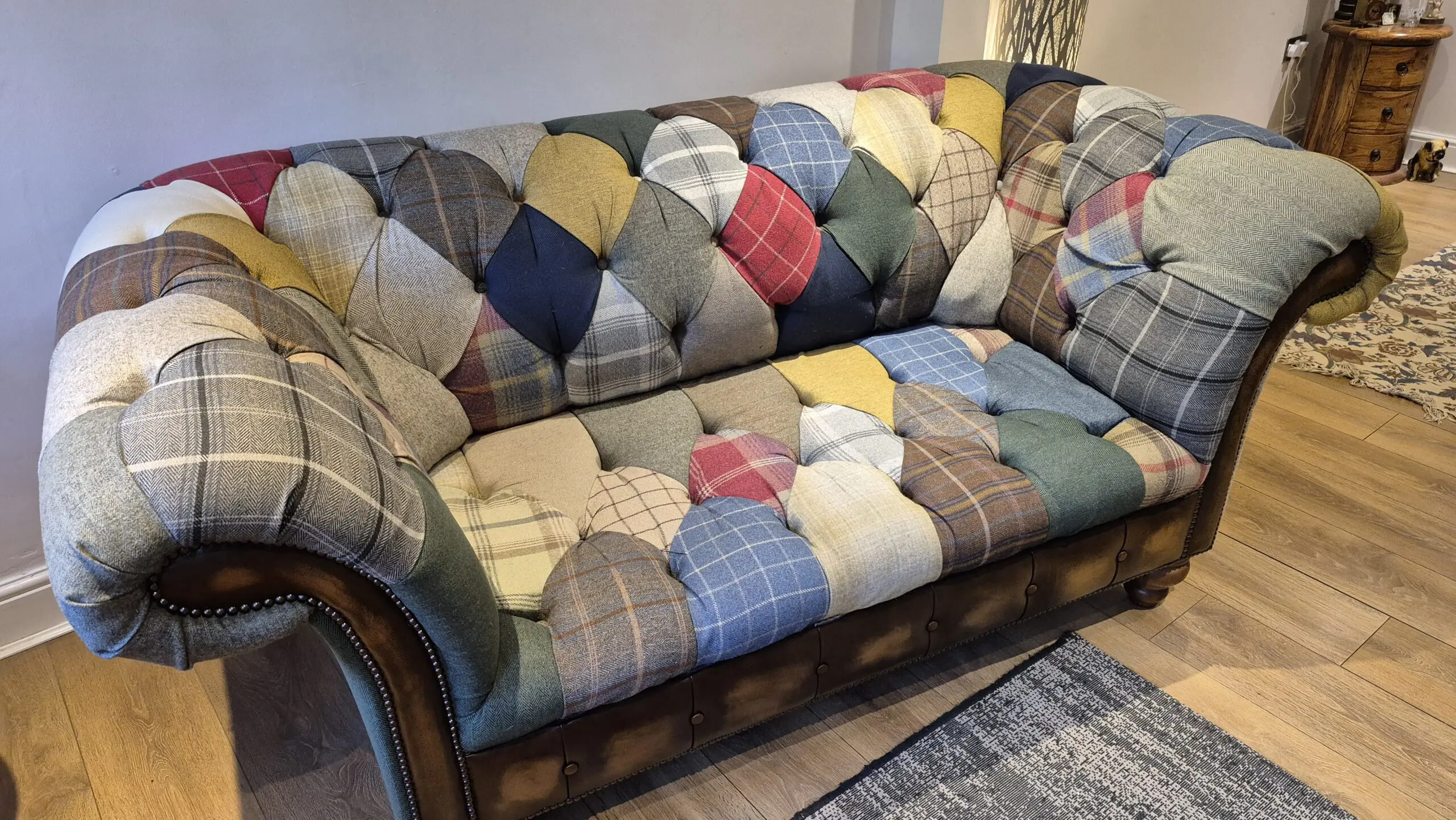 Oswald & Pablo Cotswold Chesterfield Patchwork 2 x seater Sofa