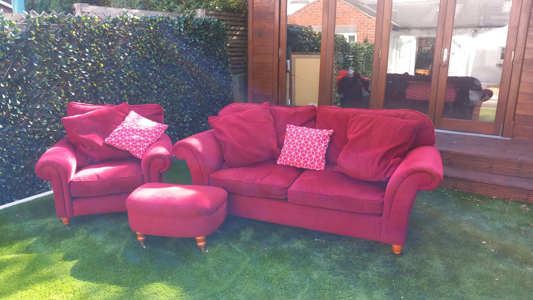 Beautiful bespoke Laura Ashley Red 3 Piece Sofa Set