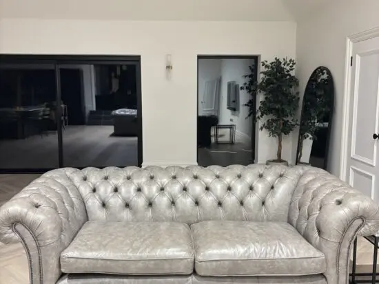 Distinctive Chesterfield sofa set