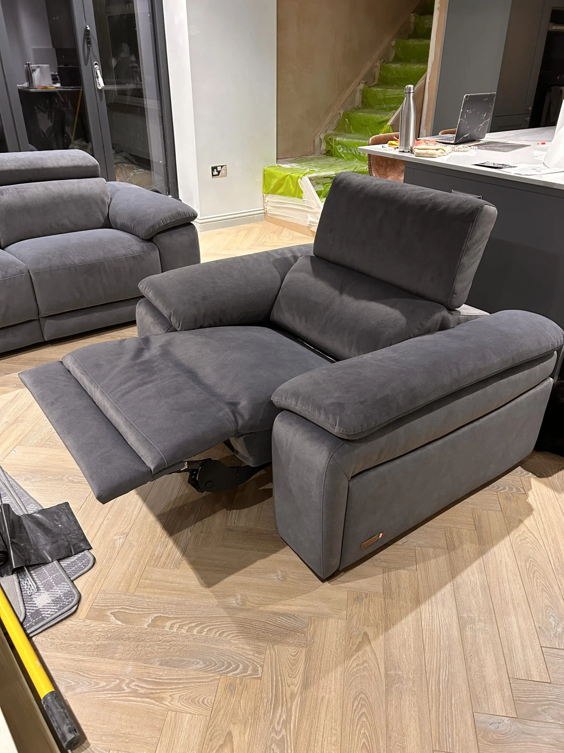 **BRAND NEW BARGAIN** SCS Riolo Power Recliner Chair