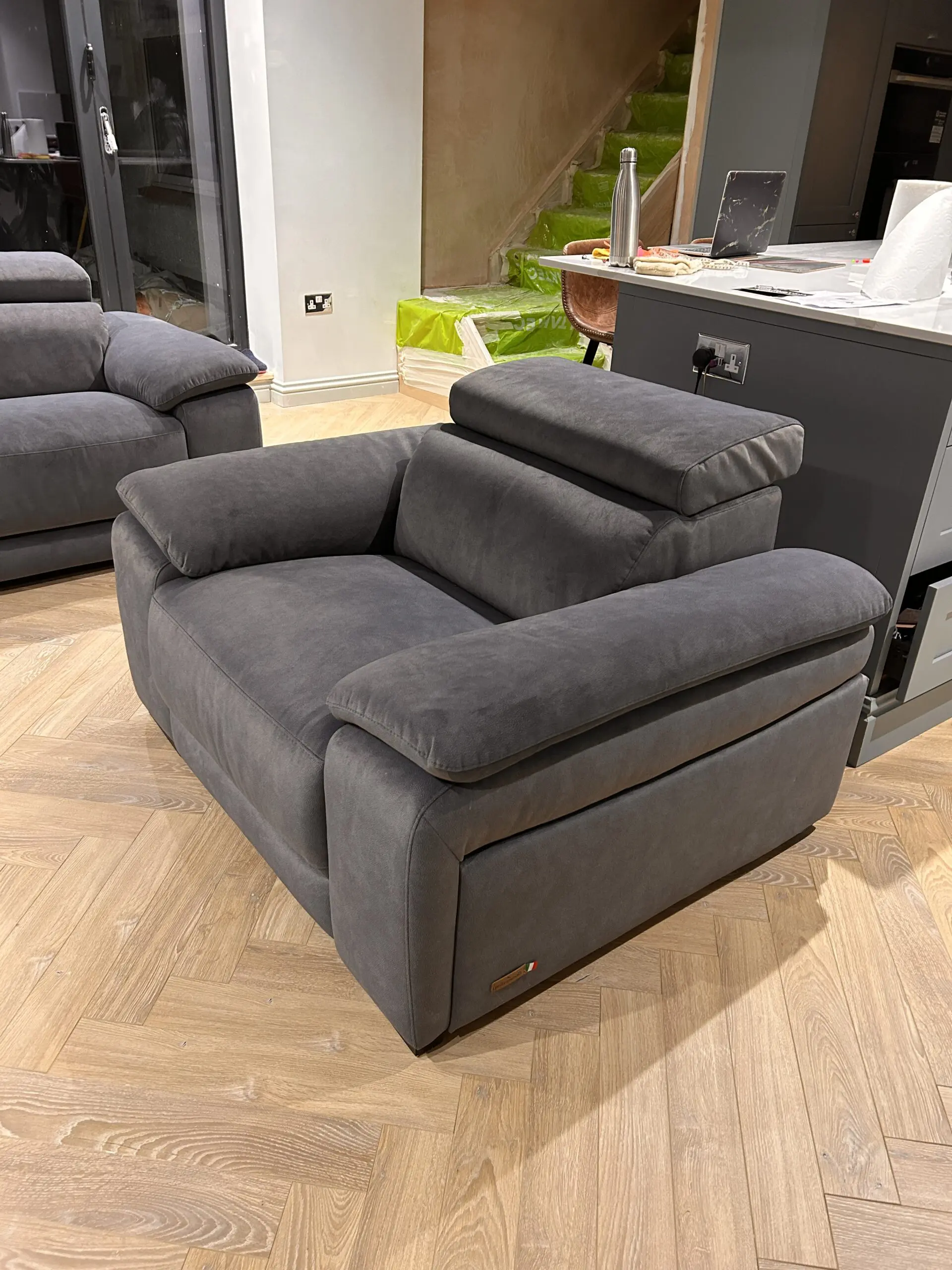 **BRAND NEW BARGAIN** SCS Riolo Power Recliner Chair