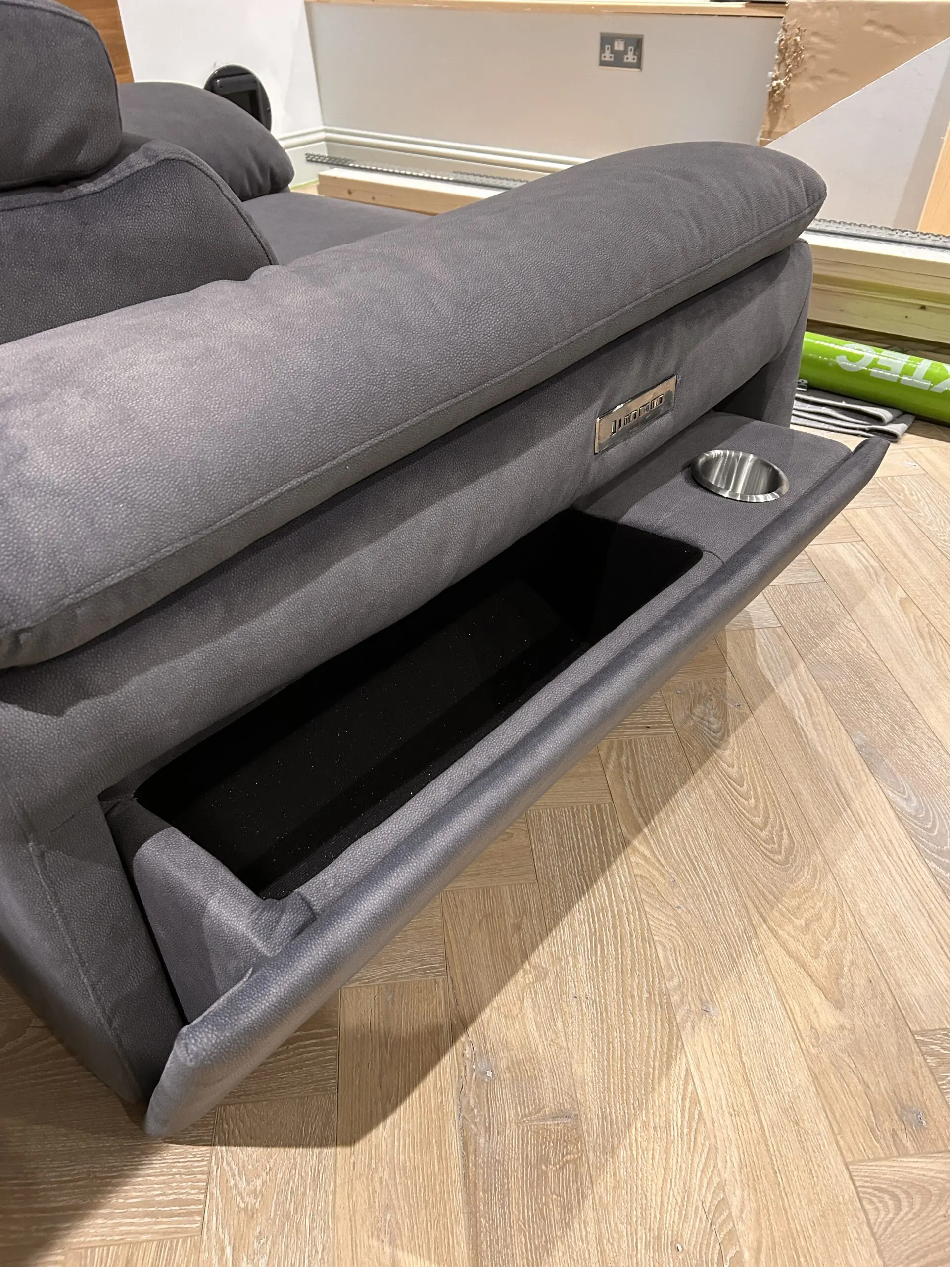 **BRAND NEW BARGAIN** SCS Riolo Power Recliner Chair