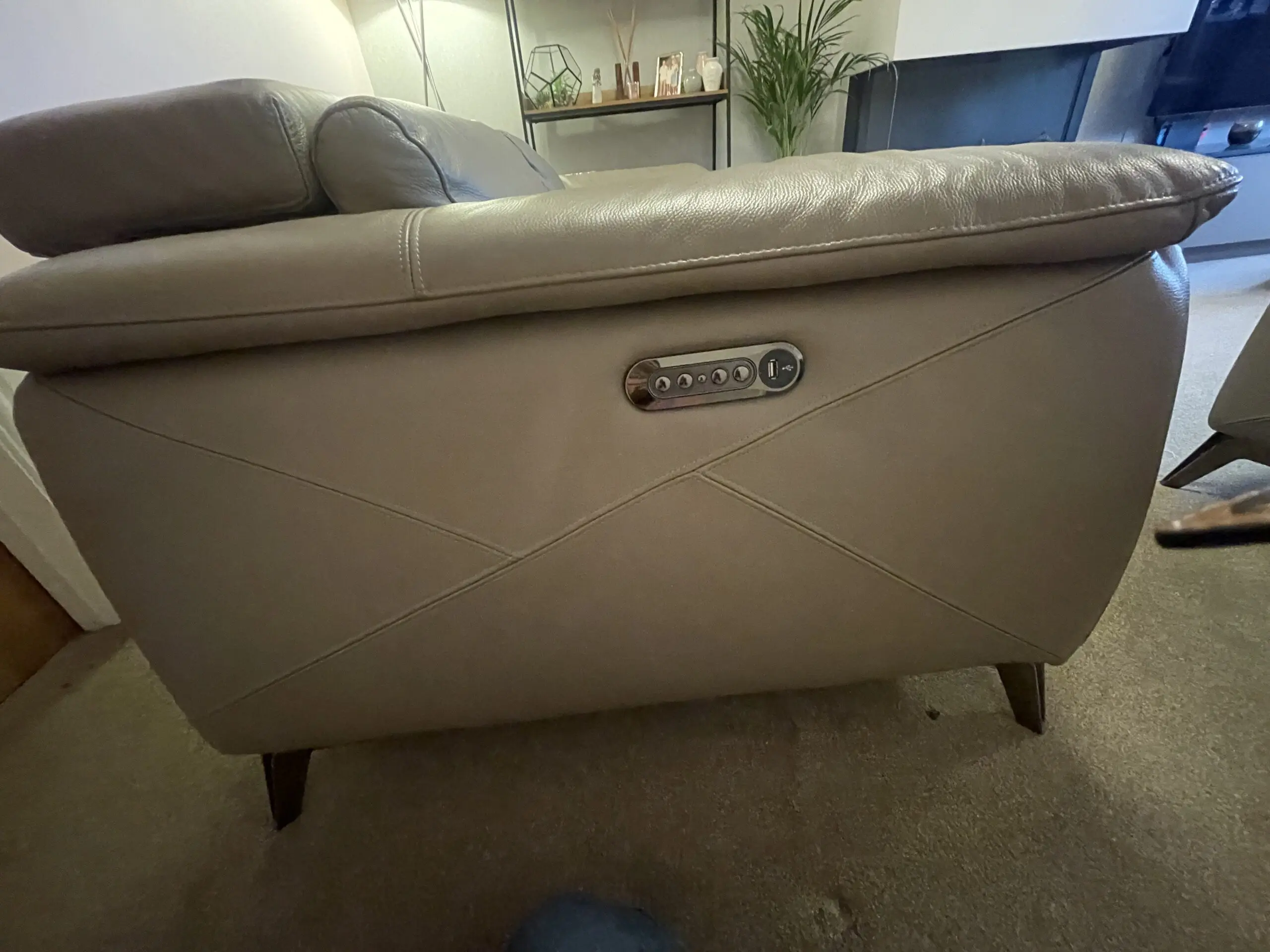 DFS Caldo Power Sofa Granite leather two two seater sofas excellent condition no rips or tears.