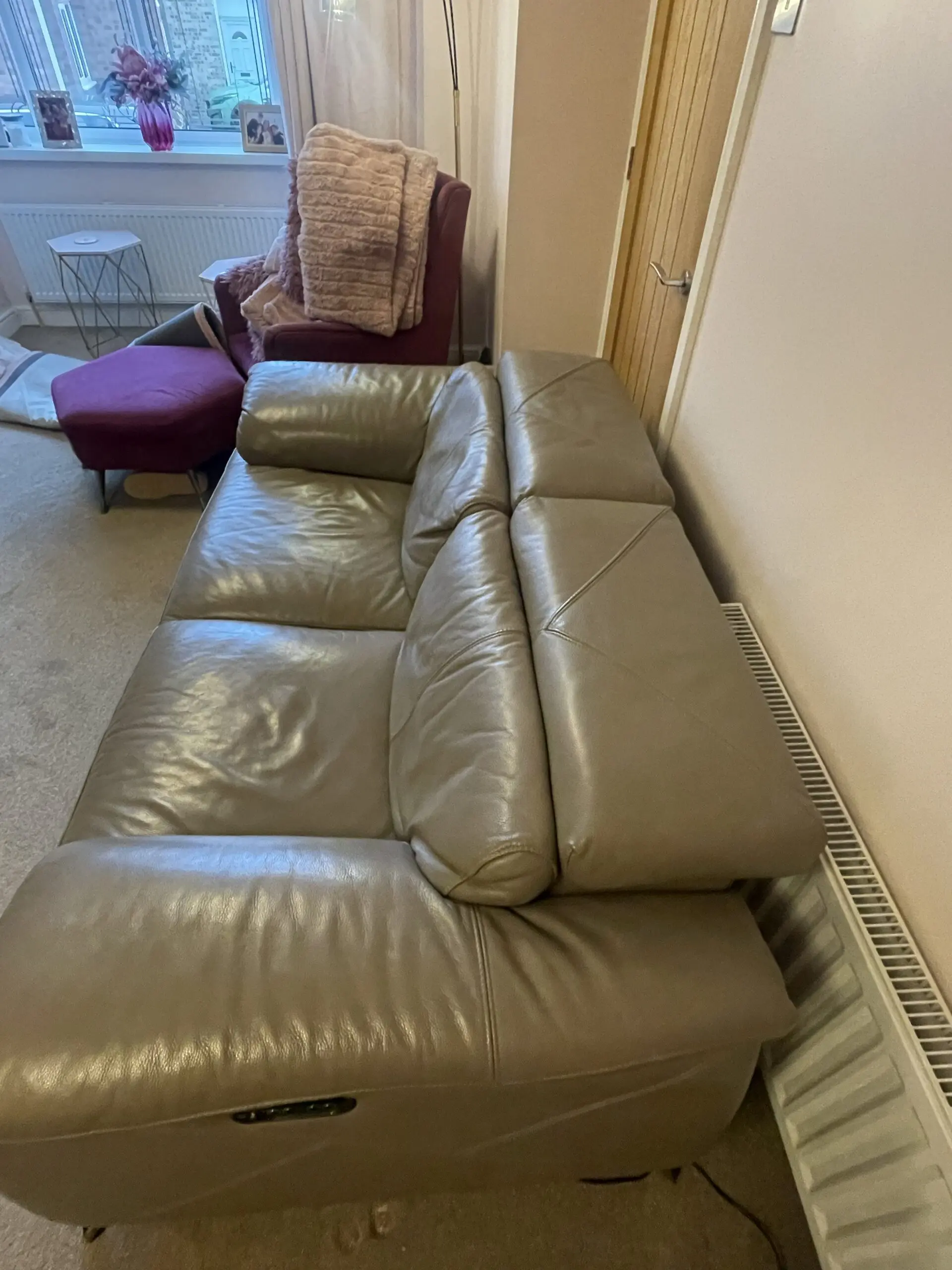 DFS Caldo Power Sofa Granite leather two two seater sofas excellent condition no rips or tears.