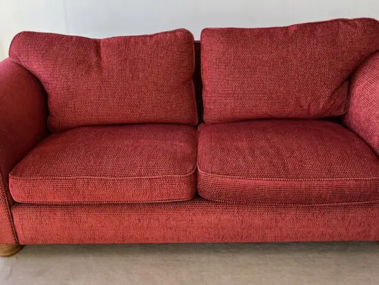 2-seater sofa in red velvet