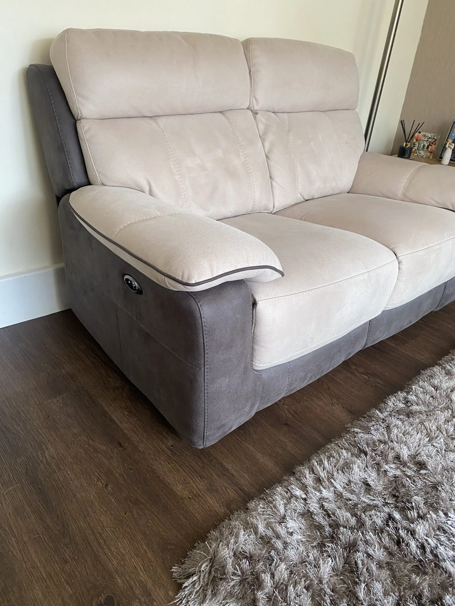 2 luxury electric Power recliner sofas (Emery 2s) with usb charging ports