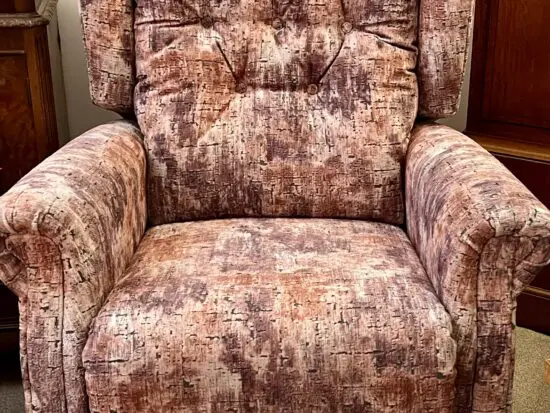 Hand-crafted marbled effect rise recliner armchair