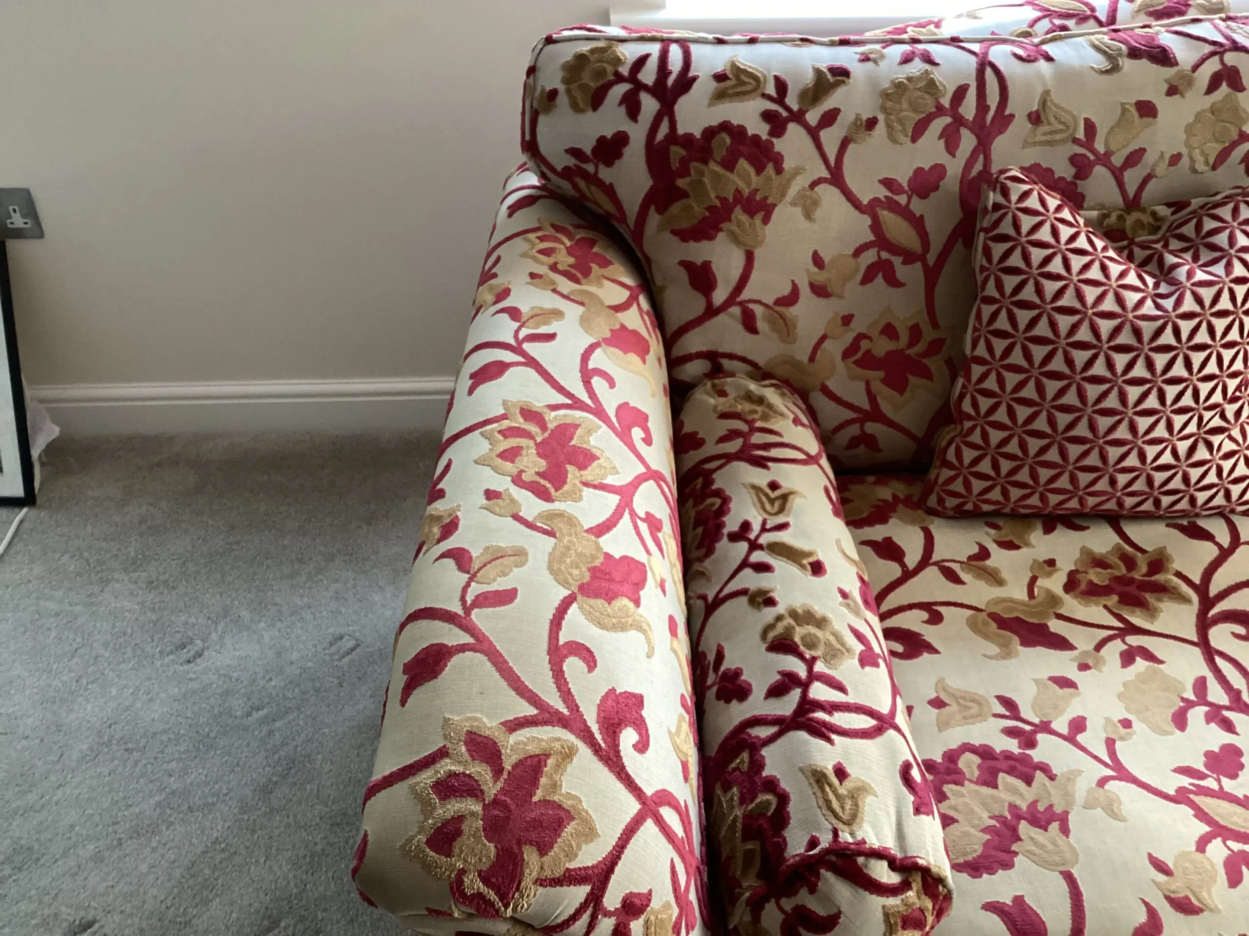 Derwent Hand Crafted Upholstery .